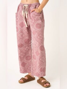 NWT Pink Paisley Barrell Jeans
